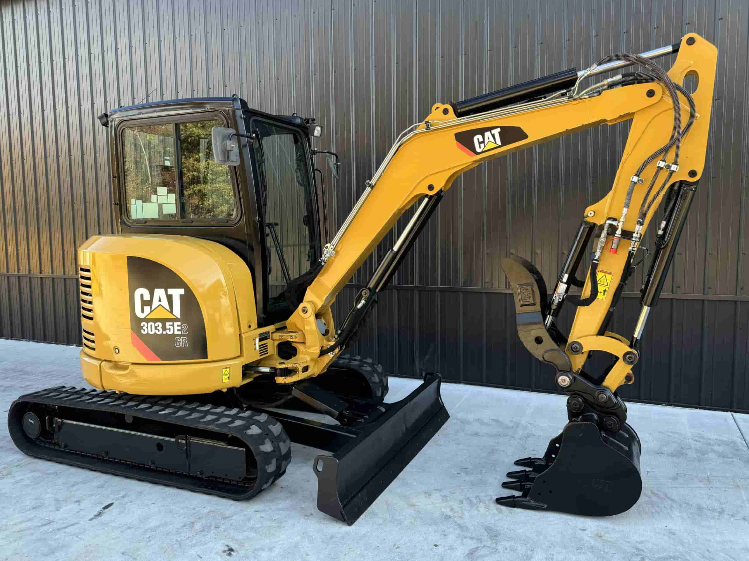 2019 CAT 303.5E2 CLEAN
